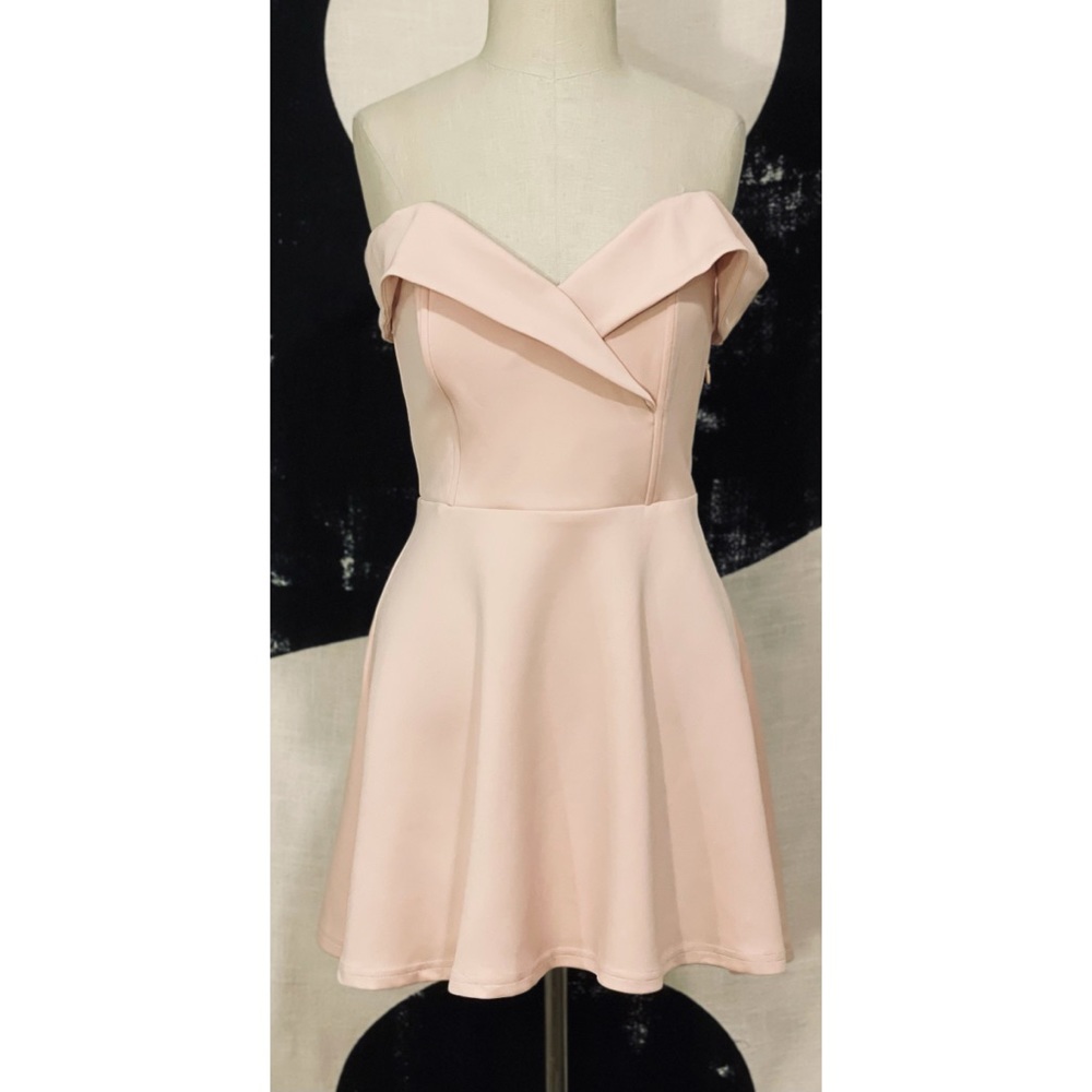 superdown MED “Blythe” Pink Off-The-Shoulder Dress